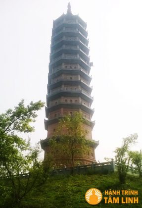 Kim quang bảo tháp chùa Bái Đính