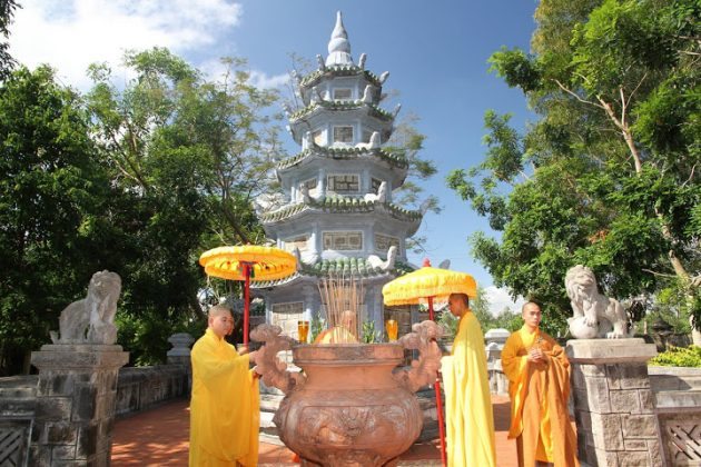 Bảo tháp chùa Tịnh Quang