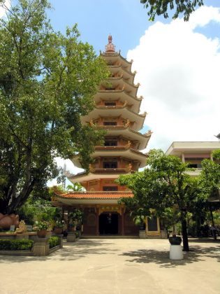 Bảo tháp ngọc phật chùa Tịnh Xá