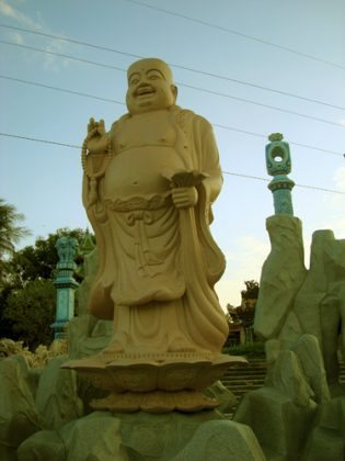 Tượng Phật chùa Linh Sơn