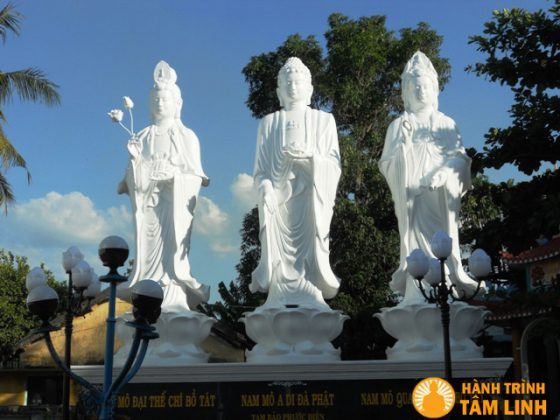 Tôn tượng tam thánh chùa Nghĩa Phú